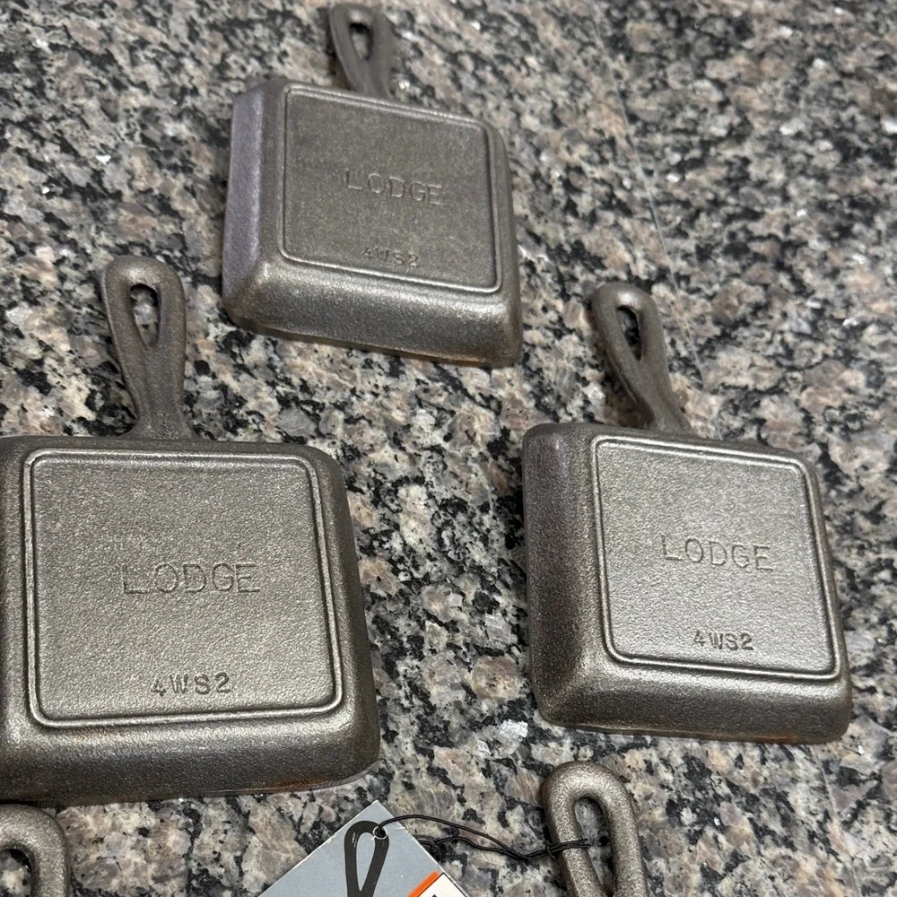 Lodge Square Cast Iron Mini Skillets lot of 6